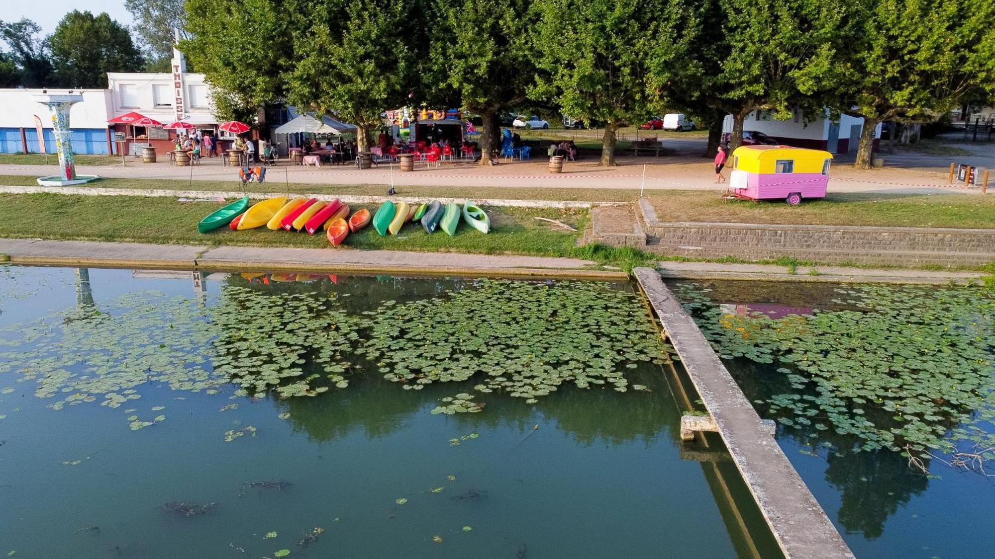 Camping De Thoissey *** Exterior photo