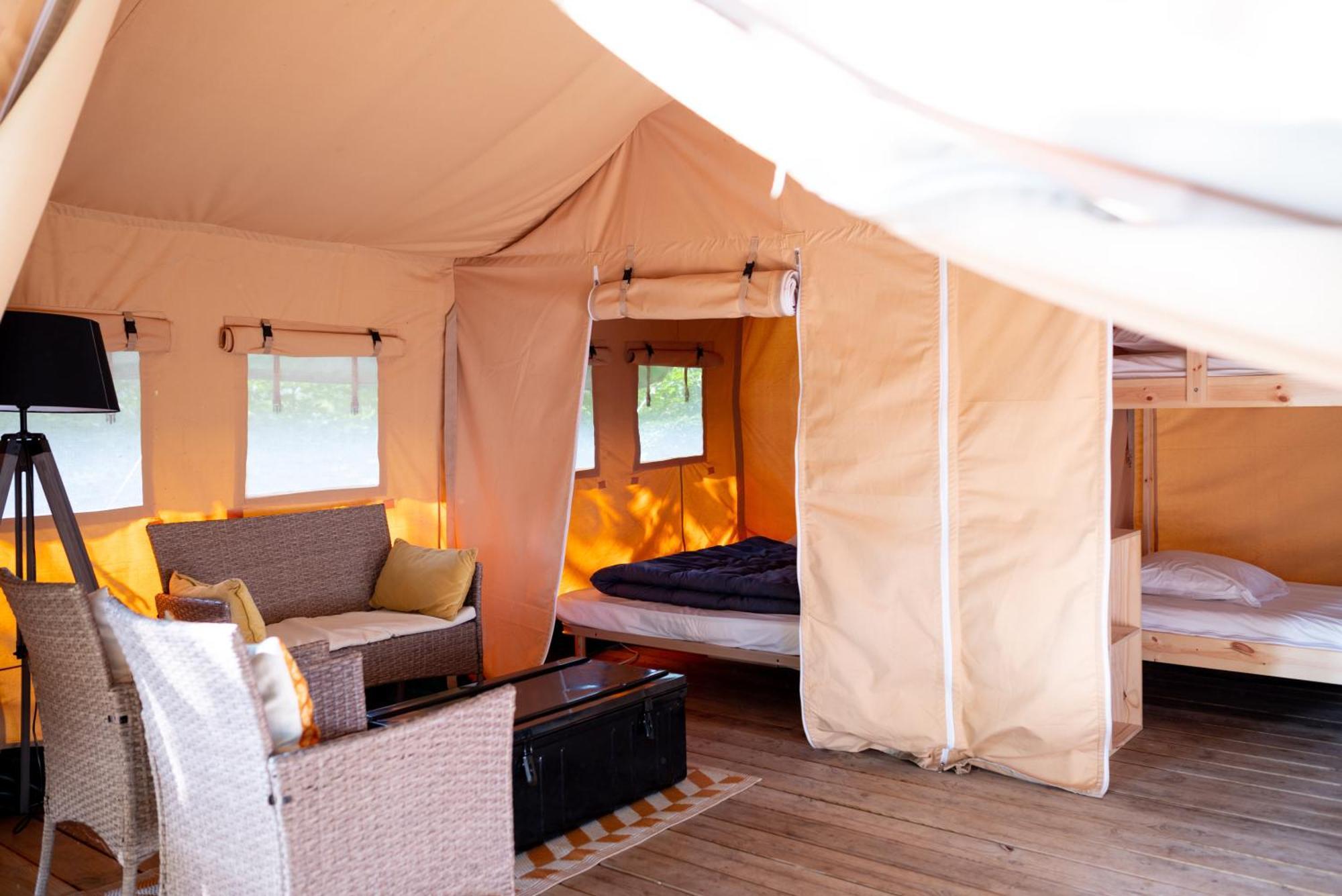 Camping De Thoissey *** Exterior photo